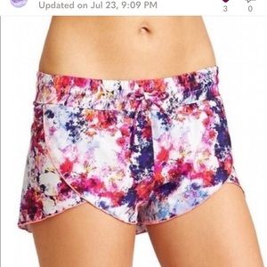 Athleta petal shorts
